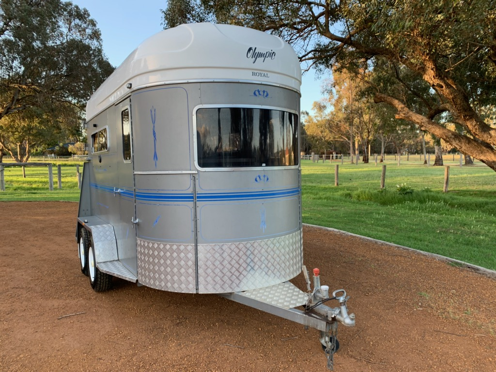 Silver Olympic ROYAL 2 horse straight load float Silver Olympic ROYAL 2 horse straight load float