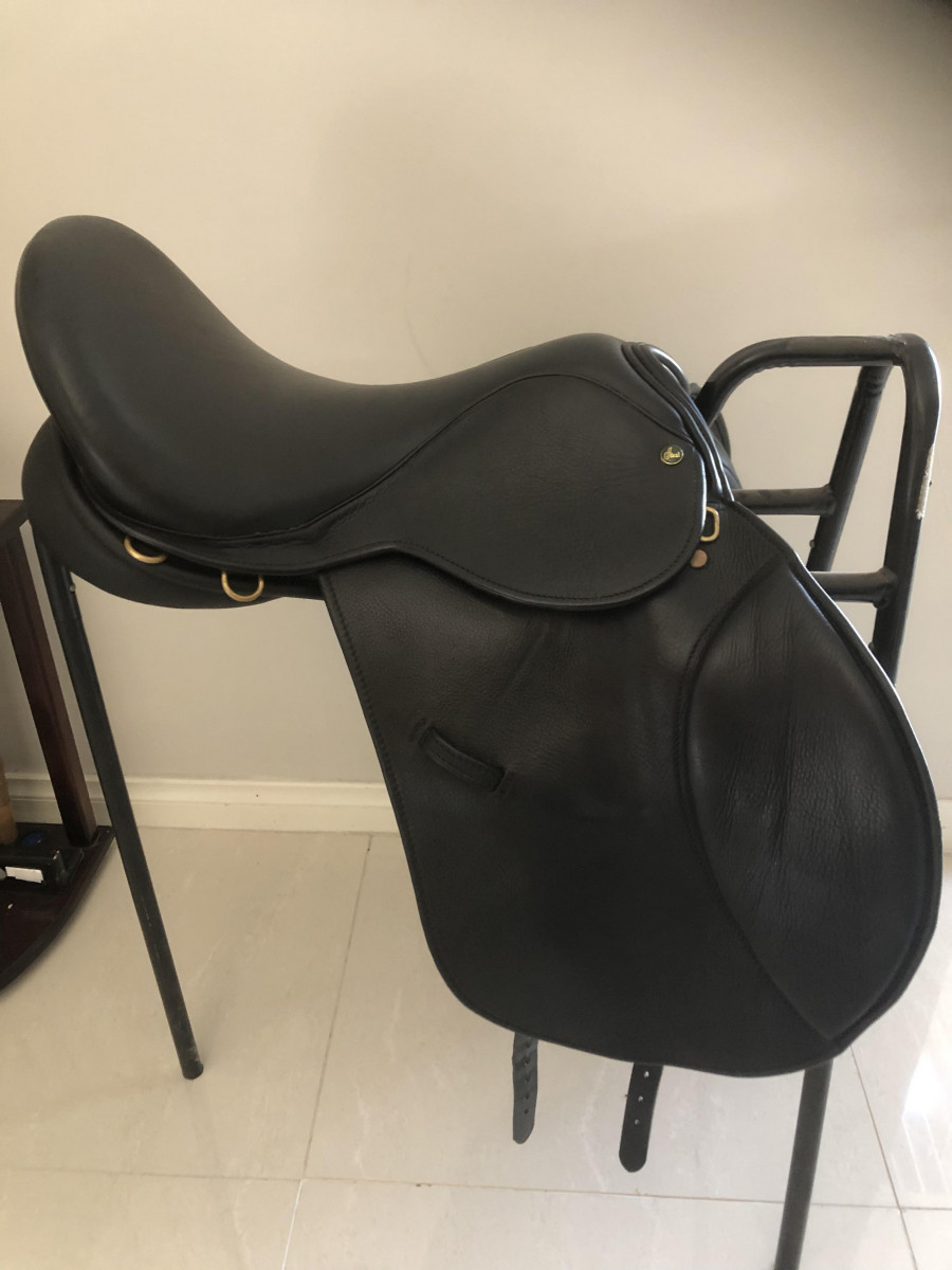 IDEAL Grandee top of the range leather AP saddle