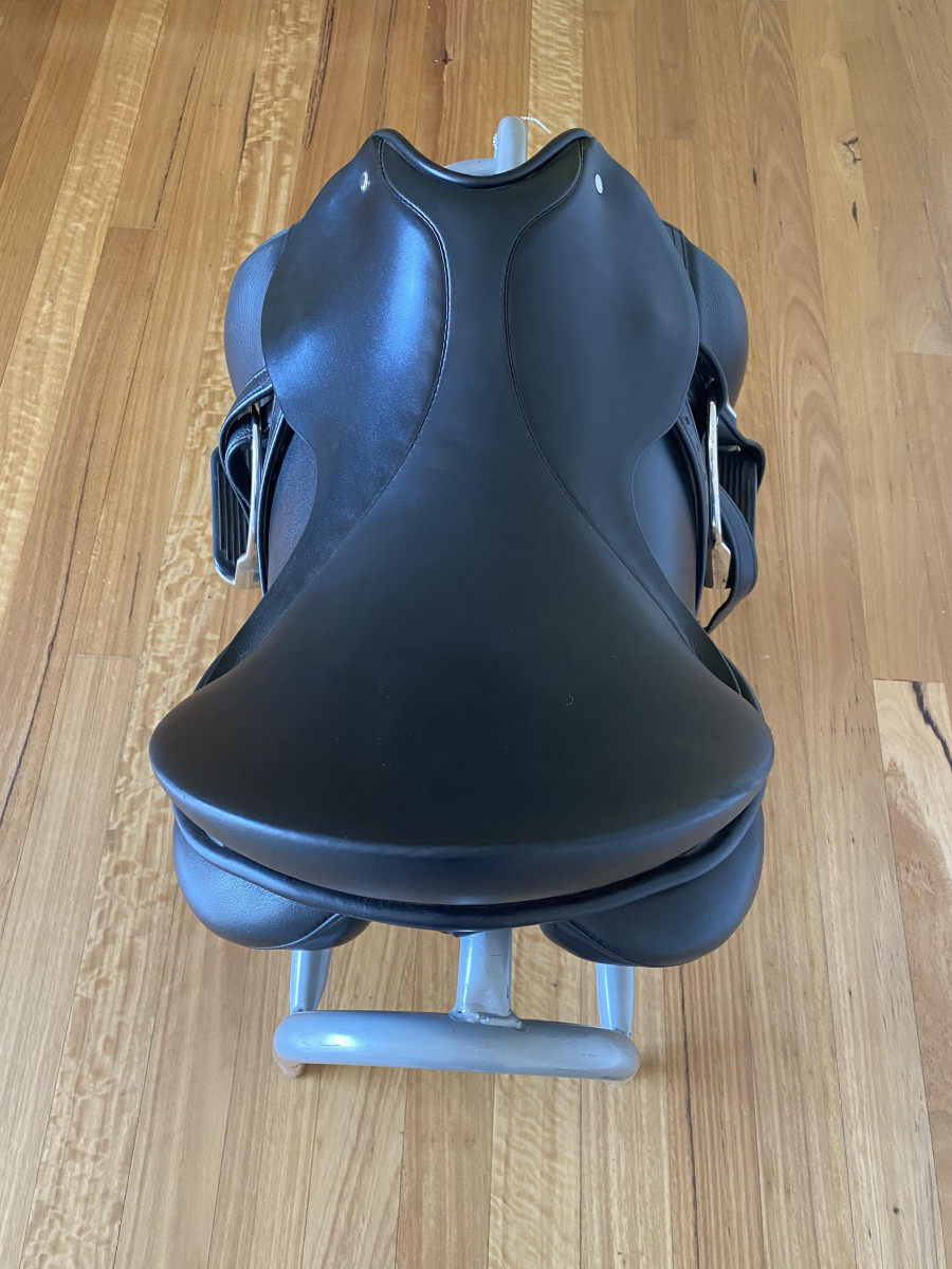 Passier Corona Dressage Saddle 17.5” (new condition)