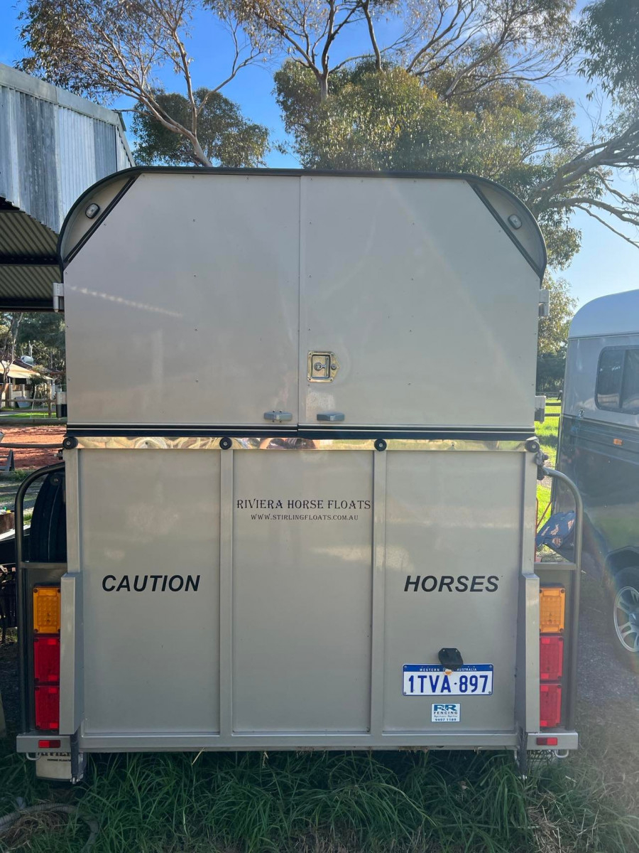 2019 Riviera Horse Float 2AL