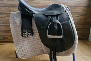 17 inch dressage saddle