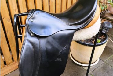 17.5″ Stubben Siegfried VSD (AP dressage cut) W