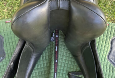 Adam Ellis black dressage saddle