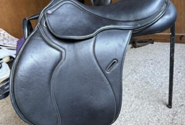 Cavalletti dressage saddle