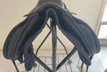 Kids or small adult dressage/ show saddle